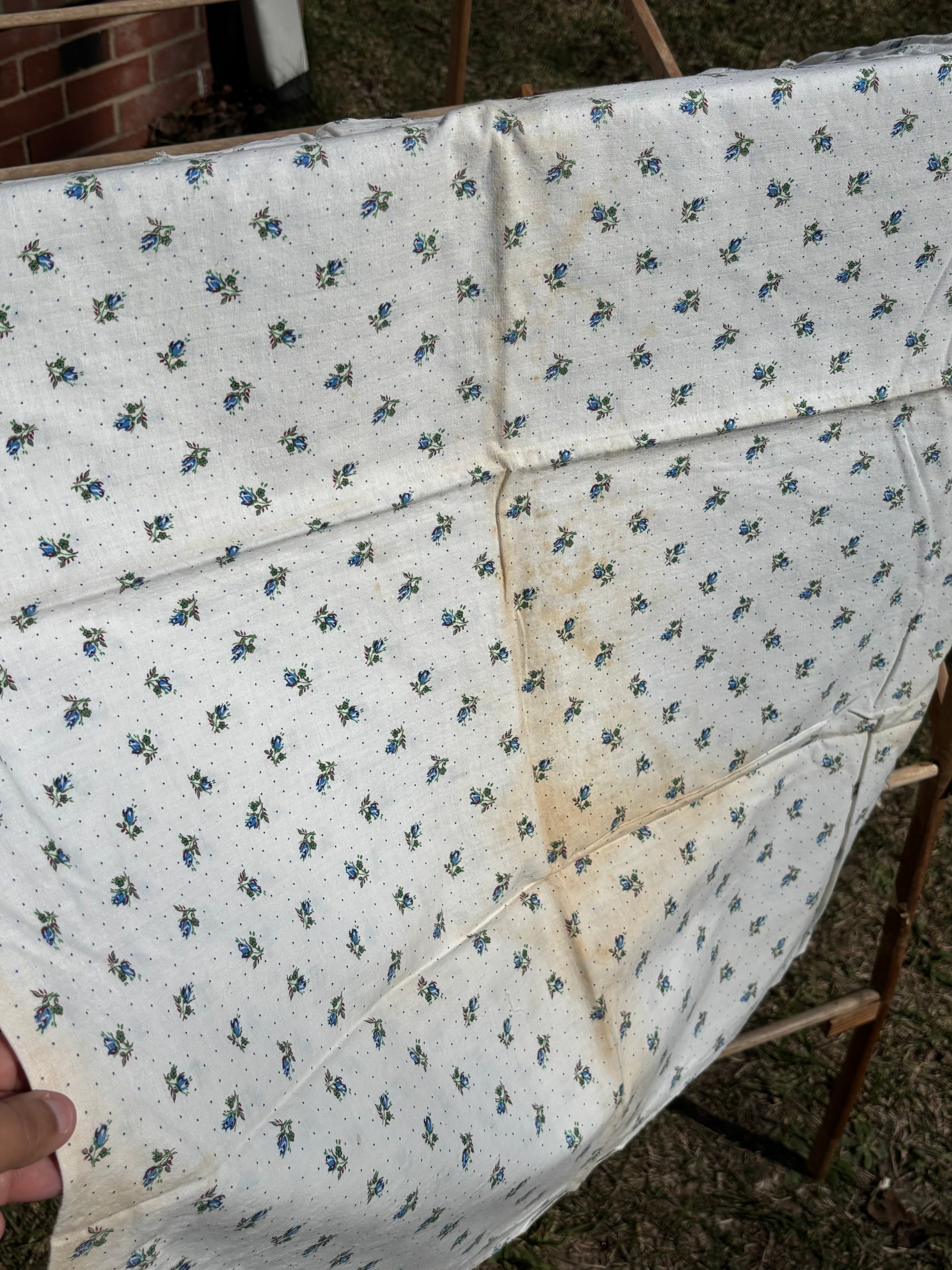 Bundle 2 Vintage Floral Fabric Bundle Quilting Cotton Cottage Prints Large Cuts (3 Pieces)