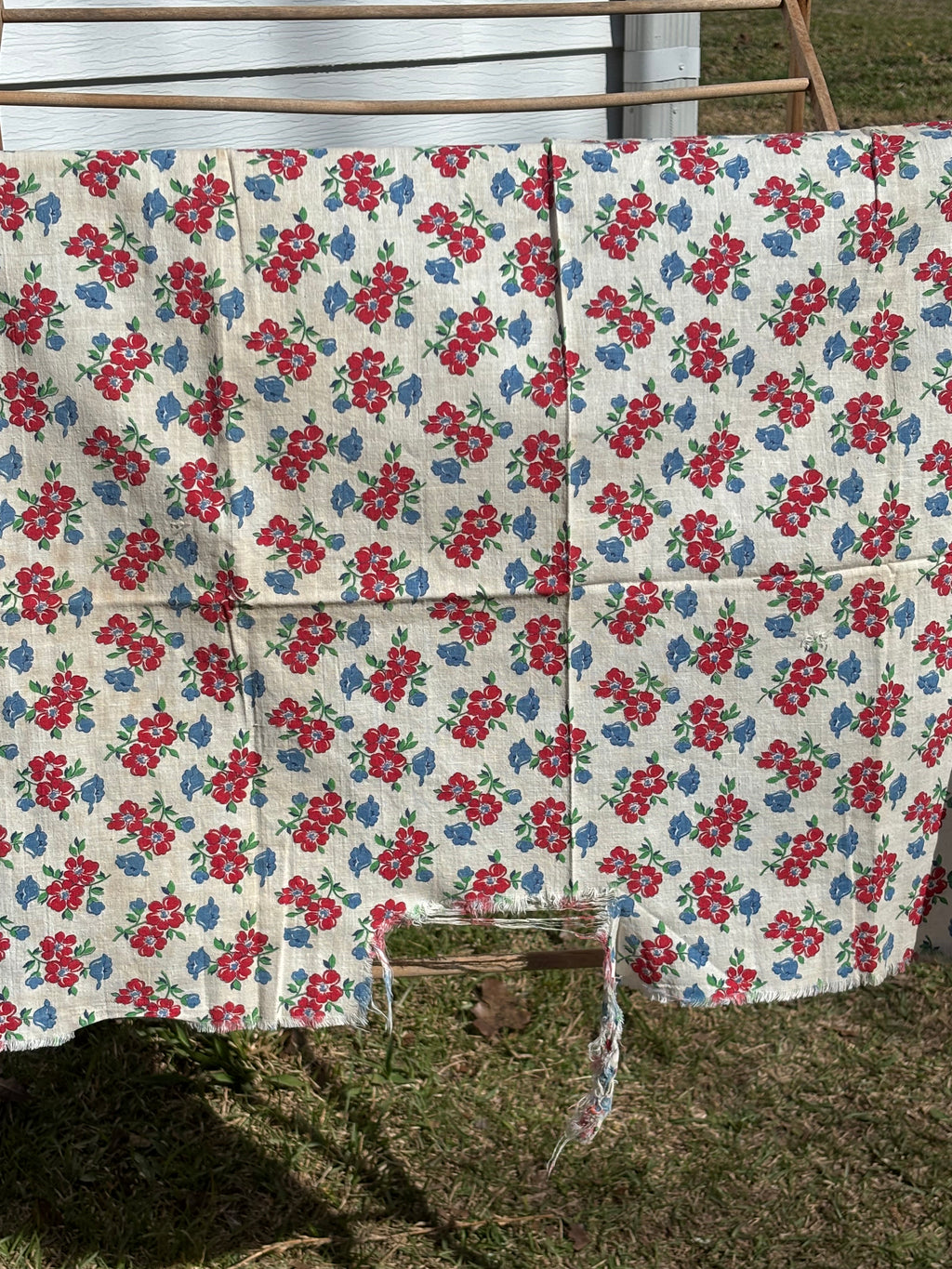 Bundle 1 Vintage Floral Fabric Bundle Quilting Cotton Large Cuts Cottage Prints (3 Pieces)