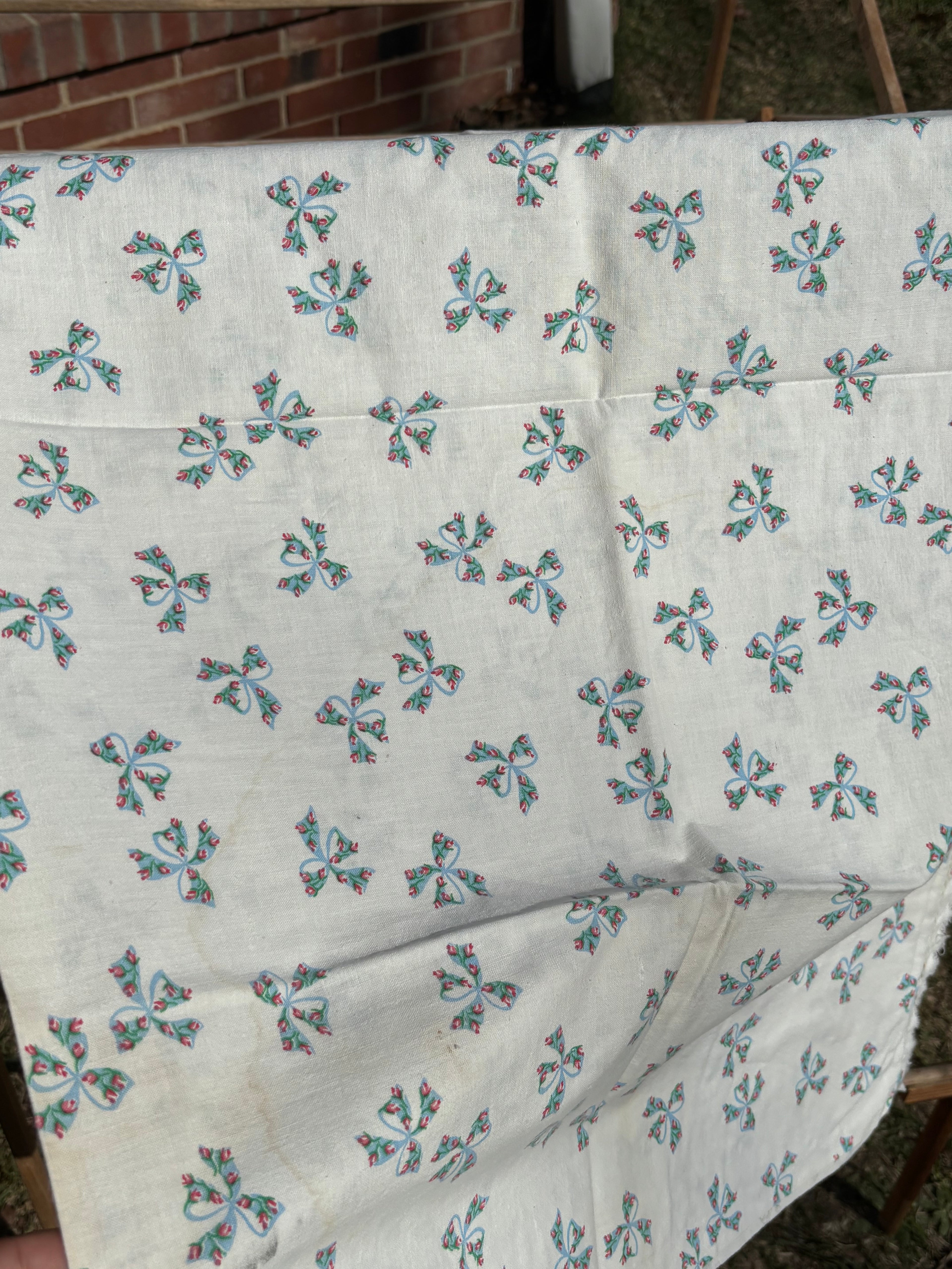 Bundle 2 Vintage Floral Fabric Bundle Quilting Cotton Cottage Prints Large Cuts (3 Pieces)