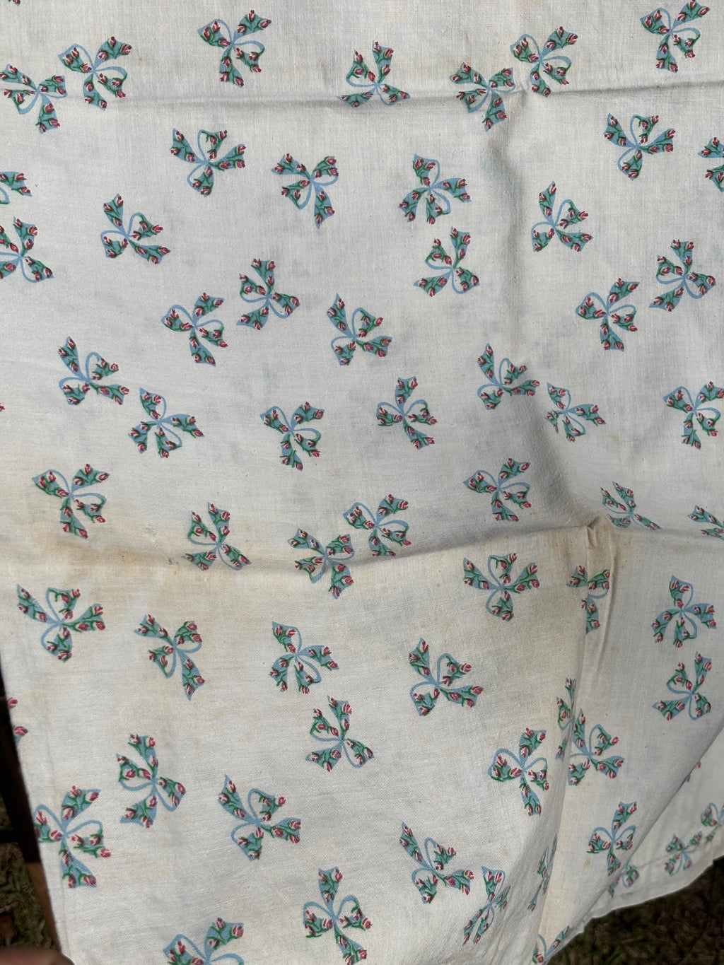 Bundle 2 Vintage Floral Fabric Bundle Quilting Cotton Cottage Prints Large Cuts (3 Pieces)