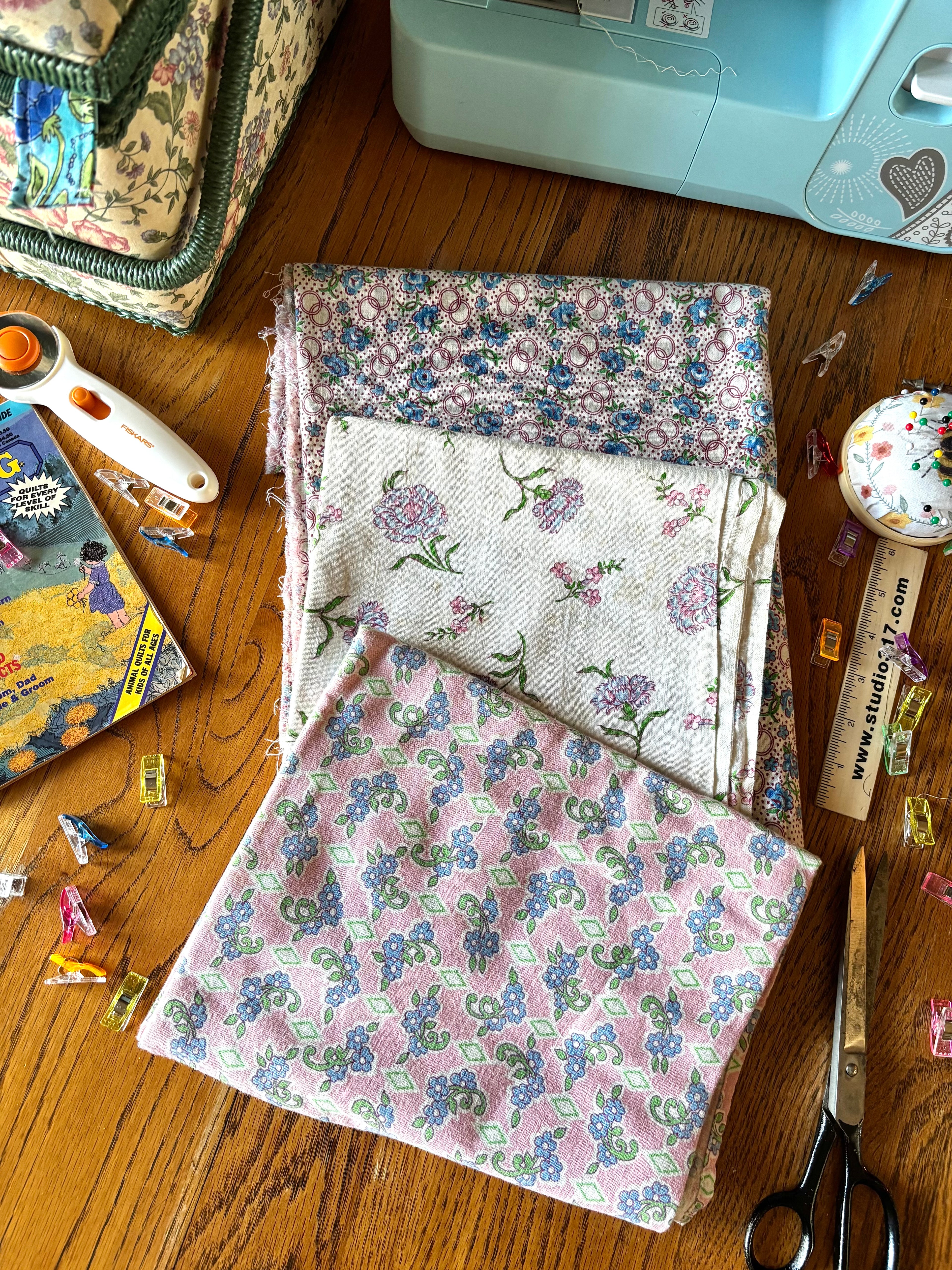 Bundle 3 Vintage Fabric Bundle Floral & Geometric Prints Quilting Cotton (3 Pieces)