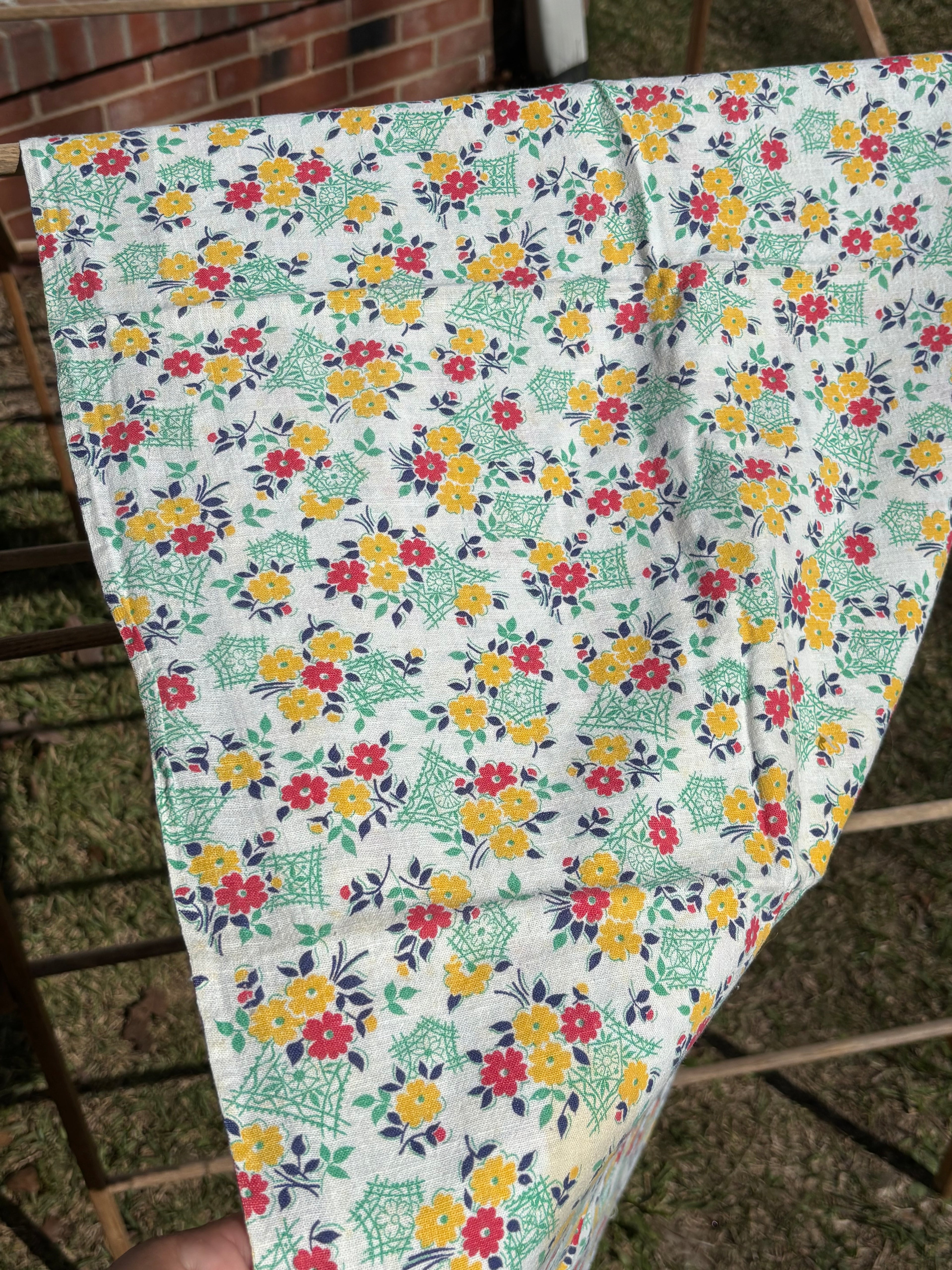 Bundle 1 Vintage Floral Fabric Bundle Quilting Cotton Large Cuts Cottage Prints (3 Pieces)