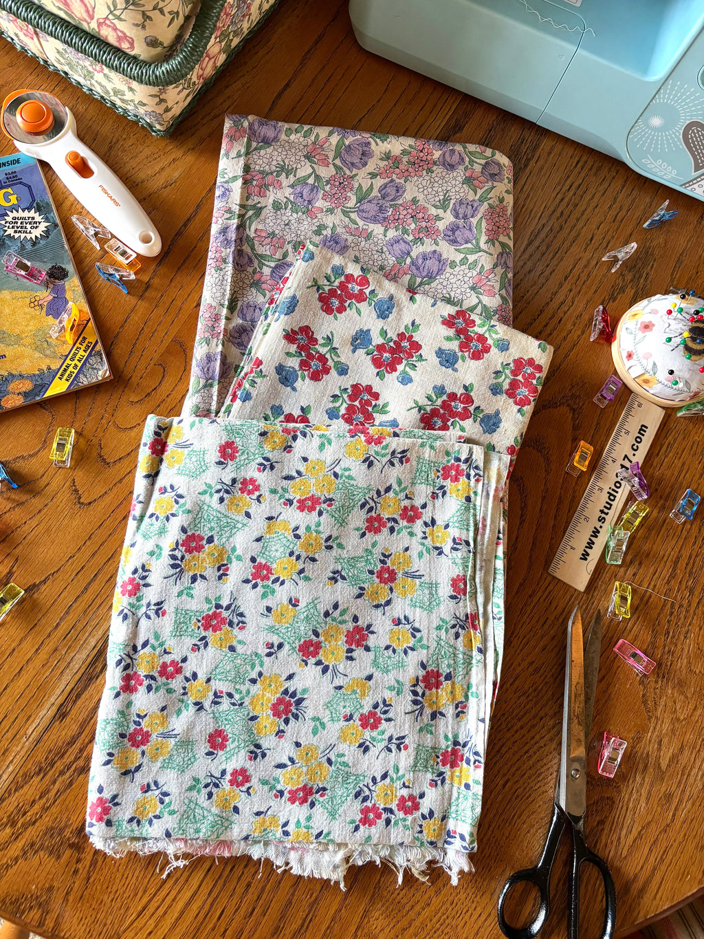 Bundle 1 Vintage Floral Fabric Bundle Quilting Cotton Large Cuts Cottage Prints (3 Pieces)