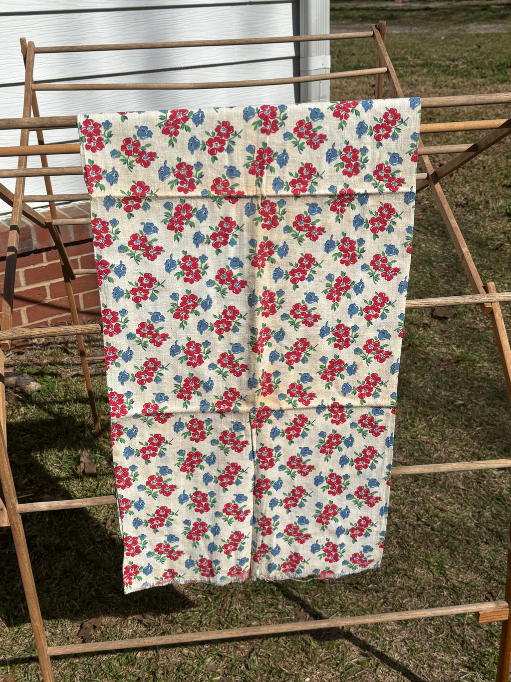Bundle 1 Vintage Floral Fabric Bundle Quilting Cotton Large Cuts Cottage Prints (3 Pieces)