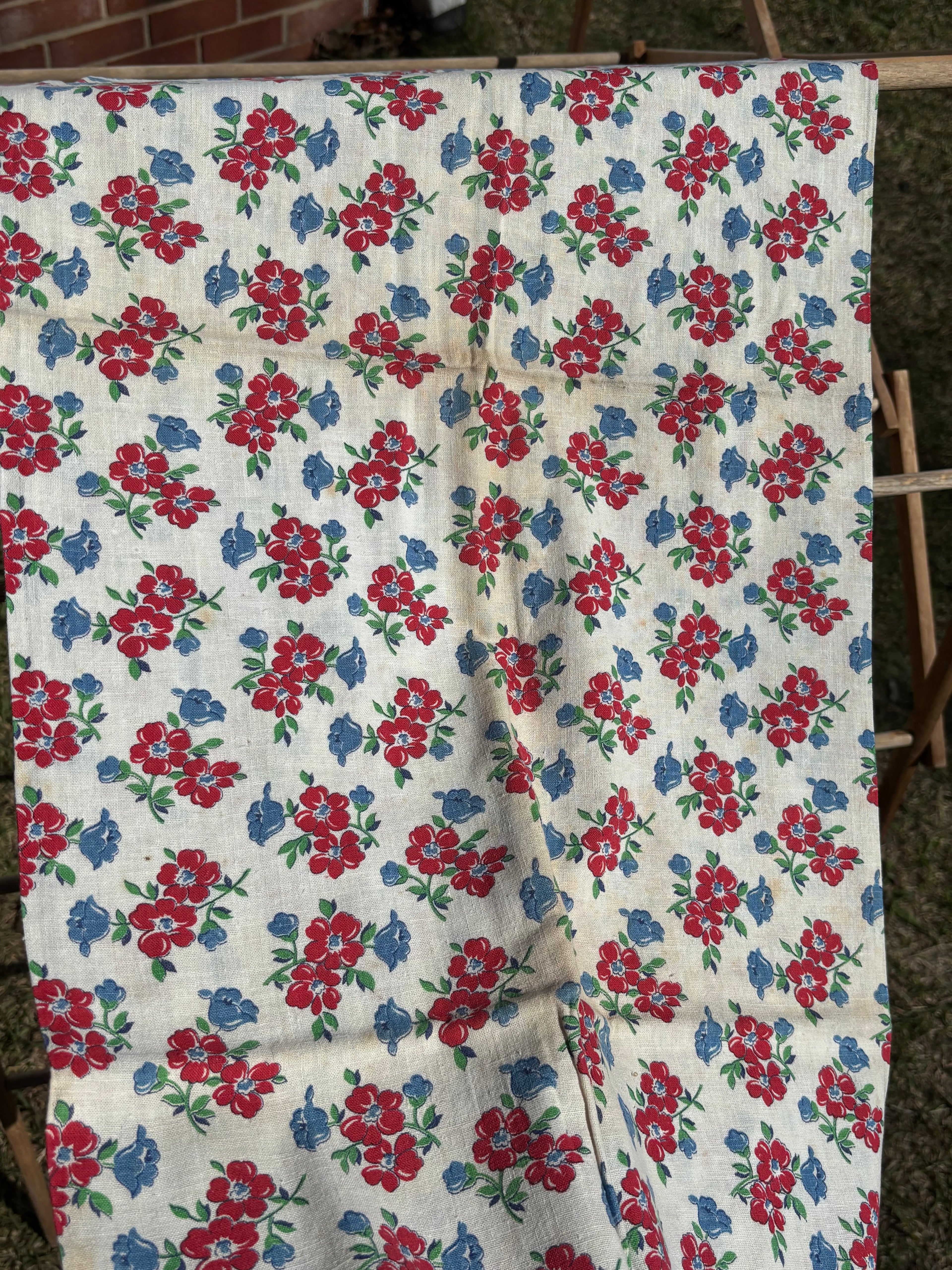 Bundle 1 Vintage Floral Fabric Bundle Quilting Cotton Large Cuts Cottage Prints (3 Pieces)
