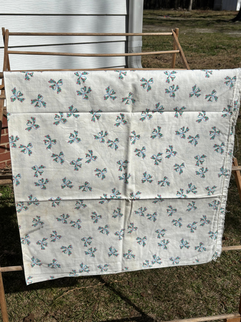 Bundle 2 Vintage Floral Fabric Bundle Quilting Cotton Cottage Prints Large Cuts (3 Pieces)