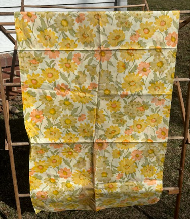 Bundle 4 Vintage Fabric Bundle Floral & Retro Prints Quilting Cotton (3 Pieces)