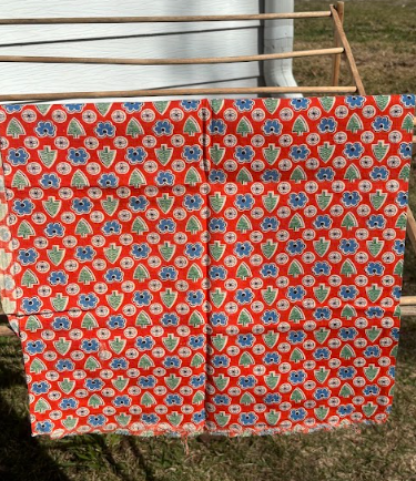 Bundle 4 Vintage Fabric Bundle Floral & Retro Prints Quilting Cotton (3 Pieces)