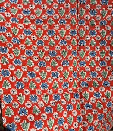 Bundle 4 Vintage Fabric Bundle Floral & Retro Prints Quilting Cotton (3 Pieces)