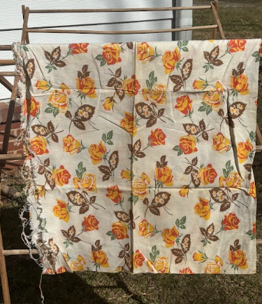 Bundle 4 Vintage Fabric Bundle Floral & Retro Prints Quilting Cotton (3 Pieces)